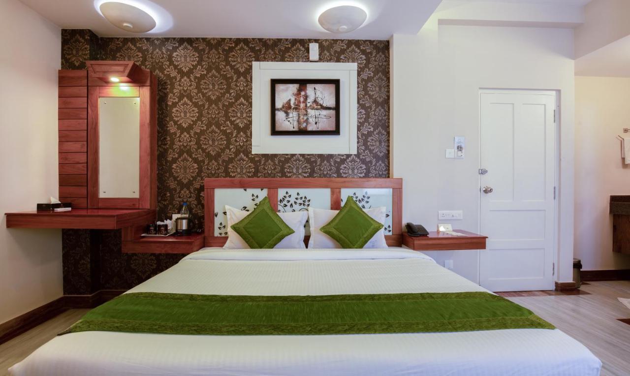 Готель Treebo The Qasr Kochi Екстер'єр фото