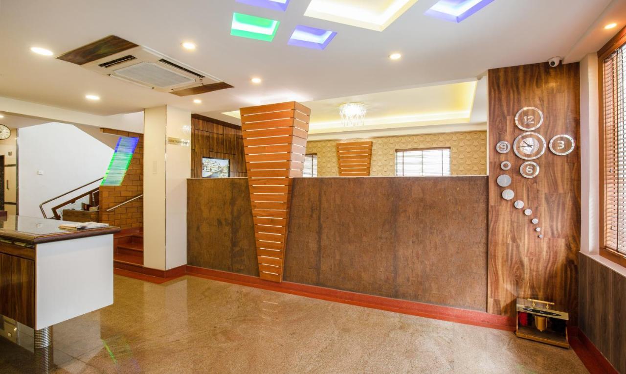 Готель Treebo The Qasr Kochi Екстер'єр фото